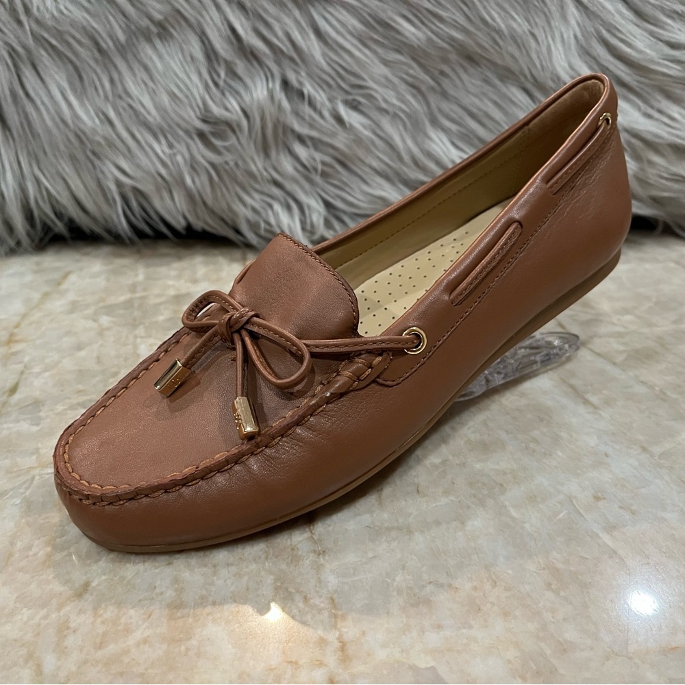 Michael Michael Kors Women’s Sutton Napa Leather Moccasin Luggage Napa. New
